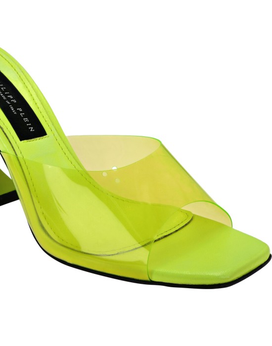 сандалии  по цене 34884 руб вид справа