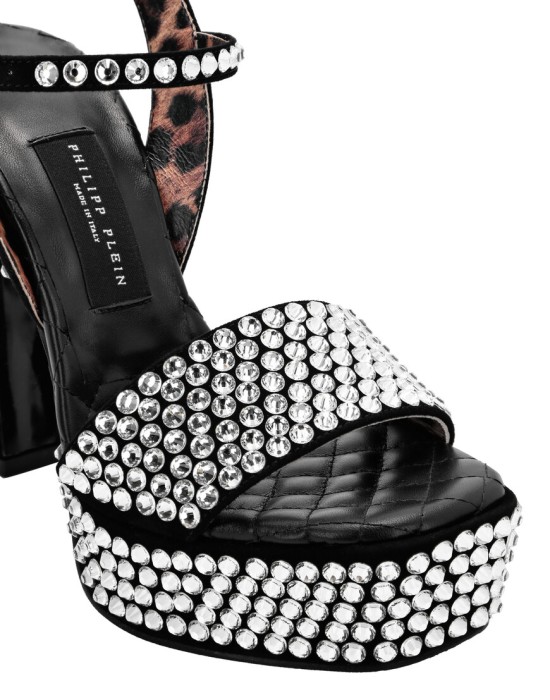 сандалии  по цене 60855 руб вид справа