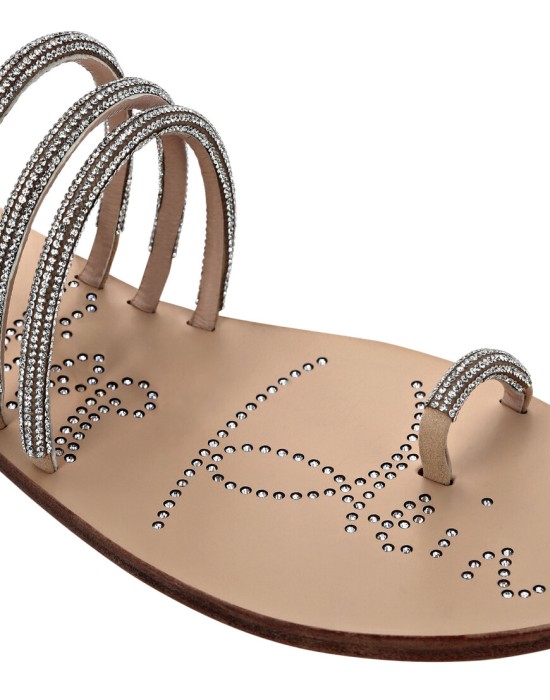 Товар бежевого цвета с внутренней стороны