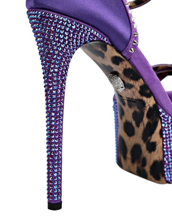 Товар сиреневого цвета с внутренней стороны