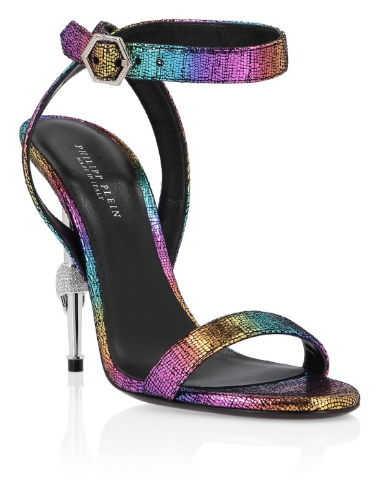 сандалии  по цене 45815 руб вид справа