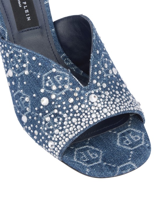 Продукция для женщин фото