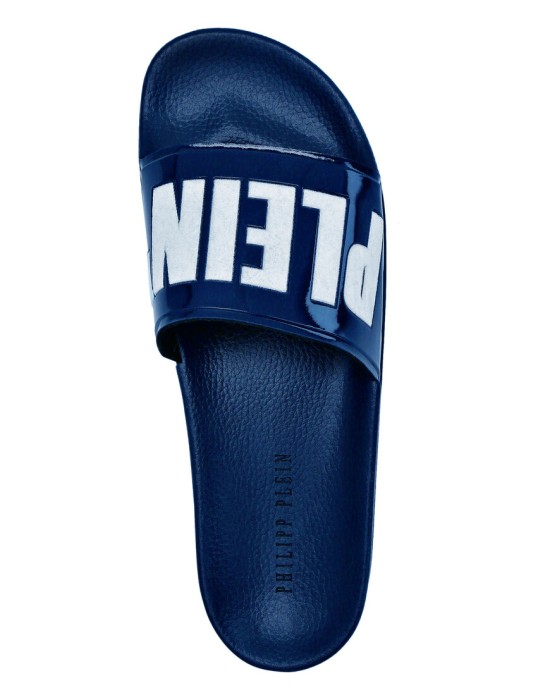 Товар синего цвета с внутренней стороны