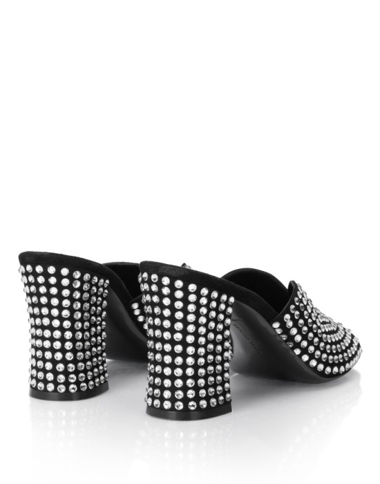 сандалии  на сезон этого года фотография