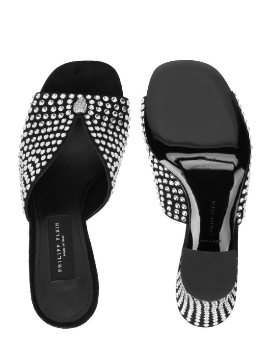 сандалии  вид слева