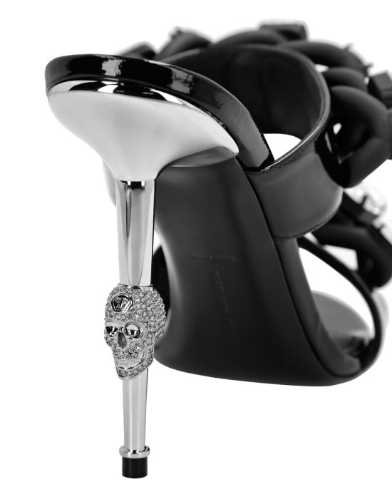 сандалии  по цене 74800 руб вид справа