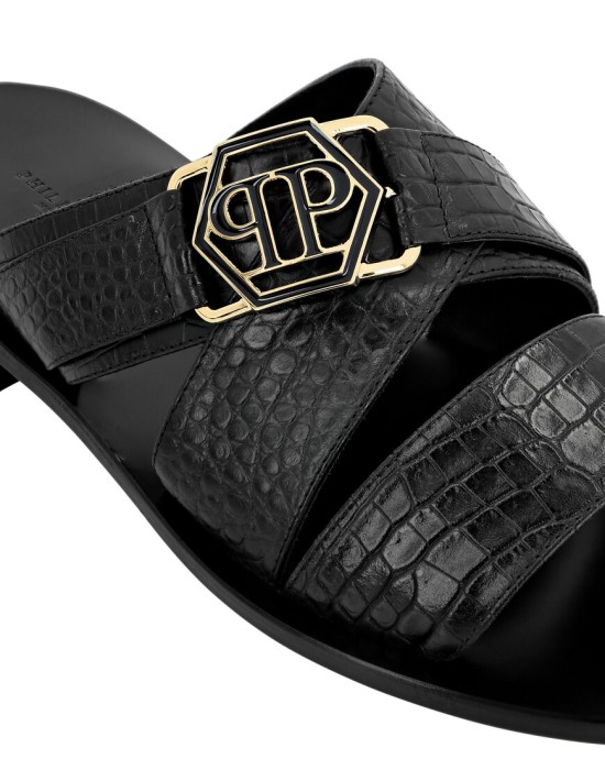 сандалии  по цене 43025 руб вид справа