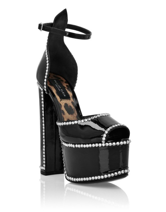 сандалии  от бренда philipp plein вид слева