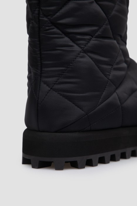 сапоги  универсального стиля с лицевой стороны