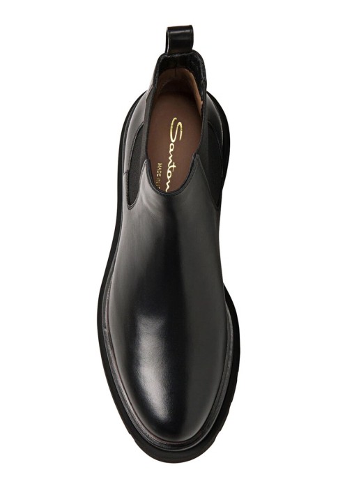 Товар черного цвета с внутренней стороны