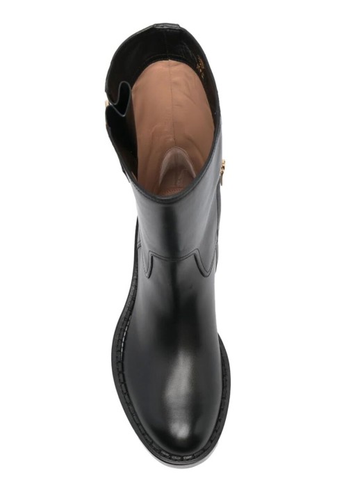 Товар черного цвета с внутренней стороны