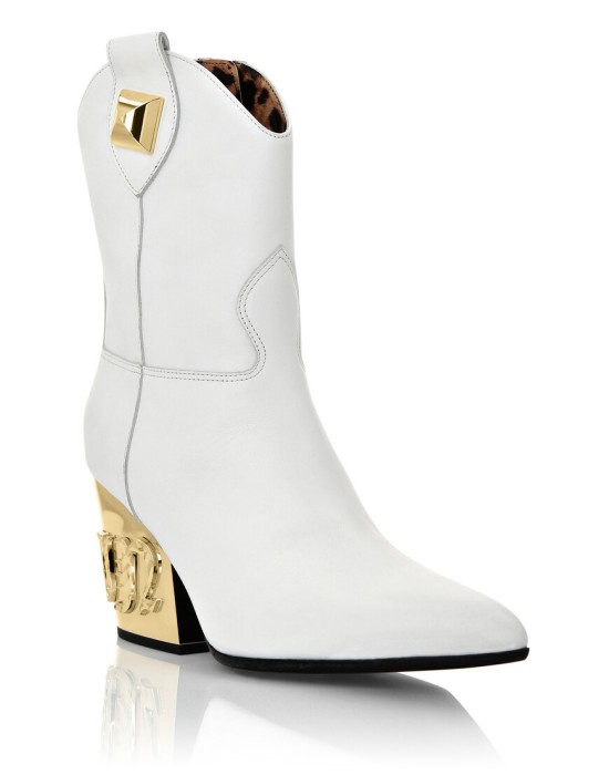 сапоги  по цене 74652 руб вид справа