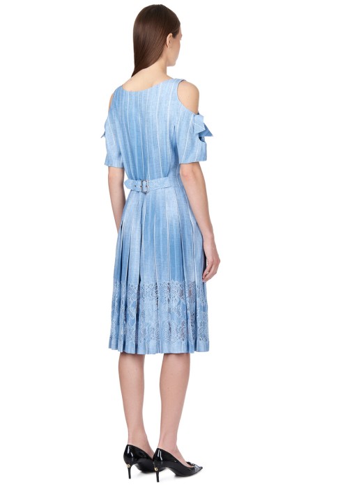 Товар голубого цвета с внутренней стороны