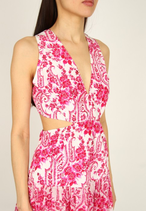 Товар красного цвета с внутренней стороны