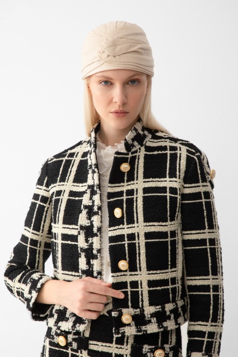 шапка-тюрбан  по цене 97750 руб вид справа