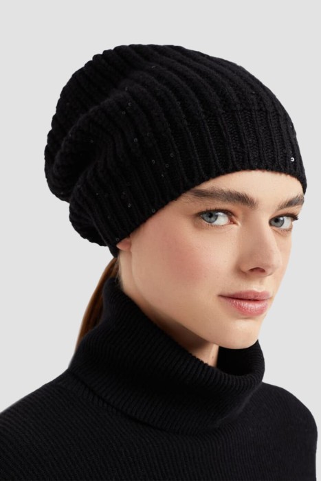 шапка  по цене 58500 руб вид справа