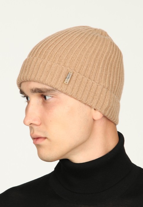 шапка  из проверенных материалов спереди