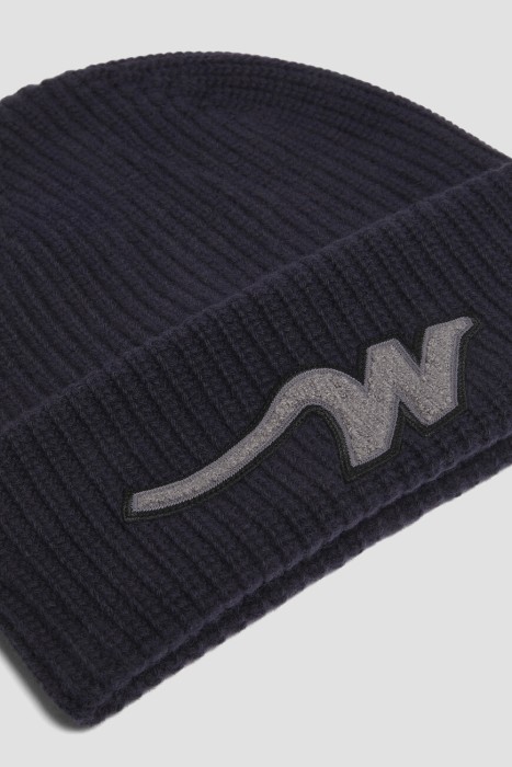 Товар синего цвета с внутренней стороны