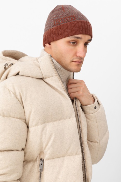 шапка  от бренда kiton вид слева