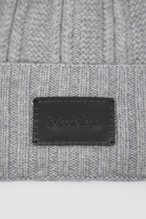 шапка  из кашемира спереди