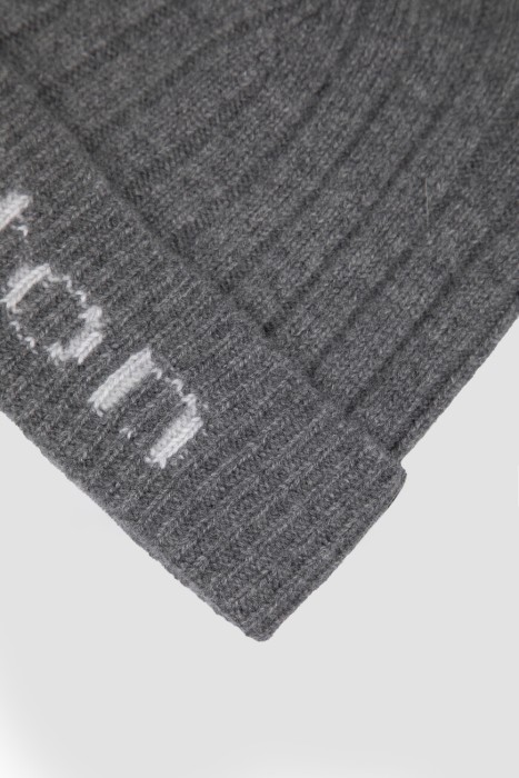 Товар серого цвета с внутренней стороны