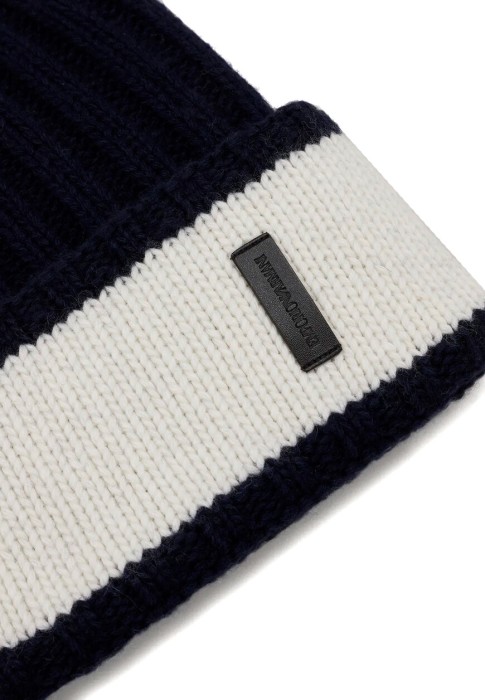 шапка  из италии вид сбоку