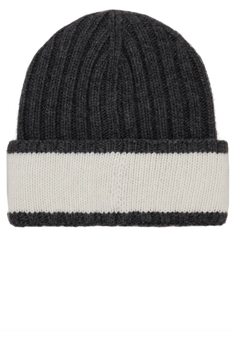 шапка  по цене 11130 руб вид справа