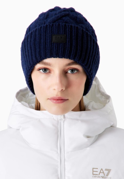 Товар фиолетового цвета с внутренней стороны