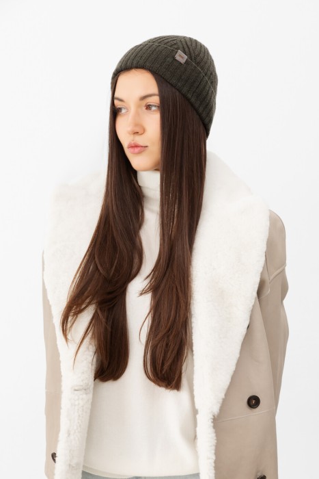 шапка  от бренда kiton вид слева