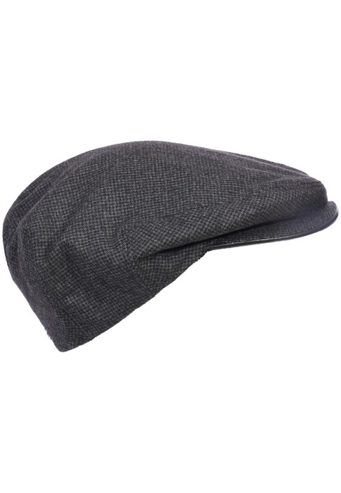 шапка  по цене 39540 руб вид справа