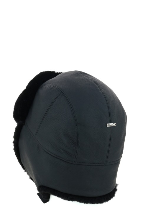 Товар черного цвета с внутренней стороны