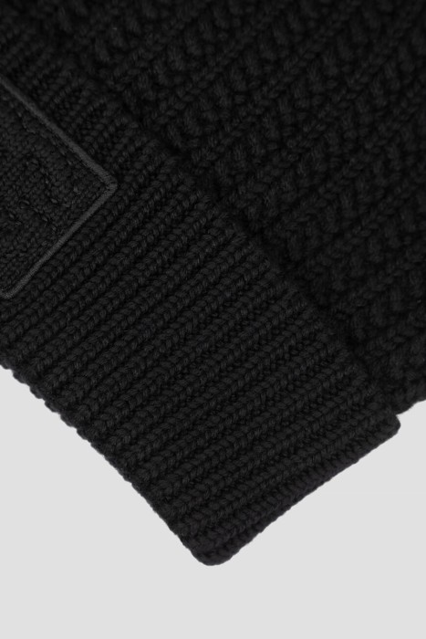 шапка  из шерсти спереди