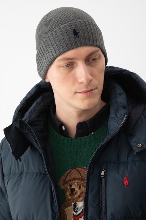 шапка  от бренда ralph lauren вид слева