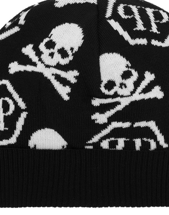 шапка от бренда philipp plein вид слева