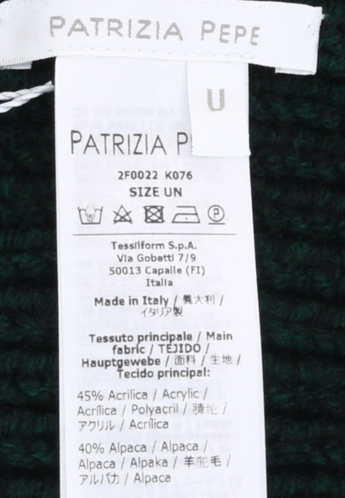 шапка  от бренда patrizia pepe вид слева