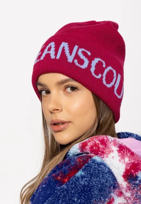 шапка  от бренда versace jeans couture вид слева