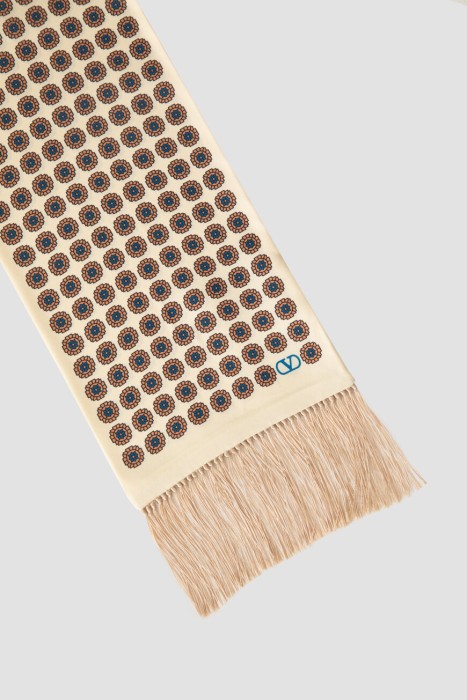 Товар кремового цвета с внутренней стороны