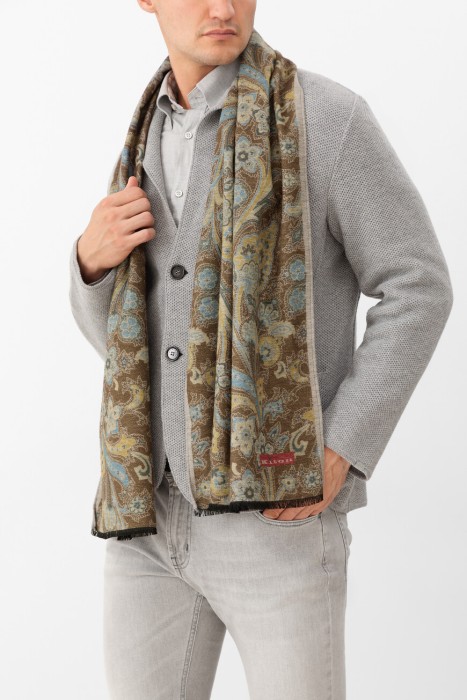 шарф  по цене 34000 руб вид справа