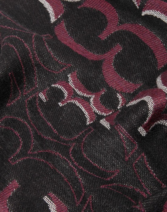 шарф  по цене 28405 руб вид справа