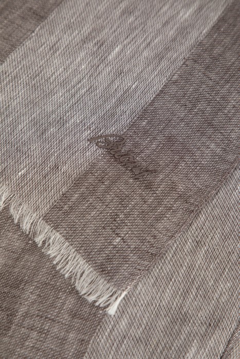 Товар разноцветного цвета с внутренней стороны