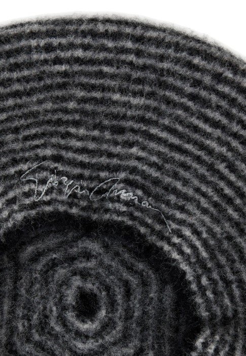 шерстяной берет  из италии вид сбоку