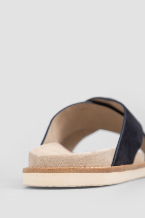 шлепанцы  модель cross-over универсального стиля с лицевой стороны