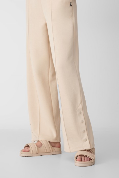 шлепанцы  модель fly по цене 15500 руб вид справа