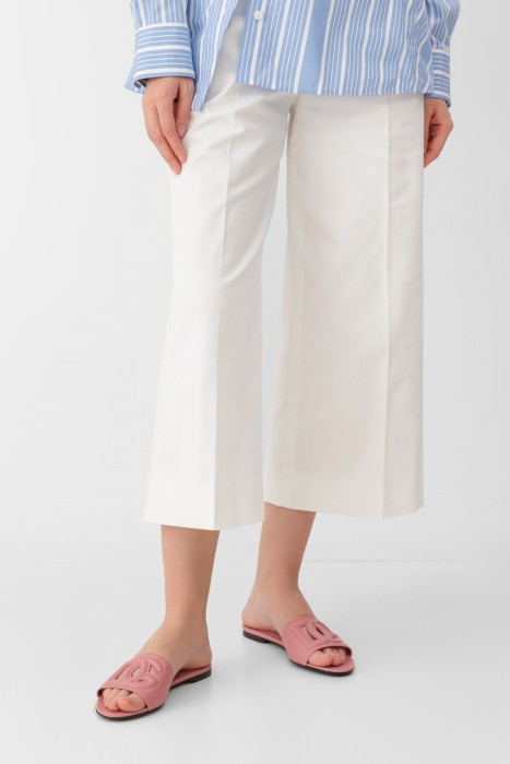 шлепанцы  модель из линейки bianca по цене 55200 руб вид справа