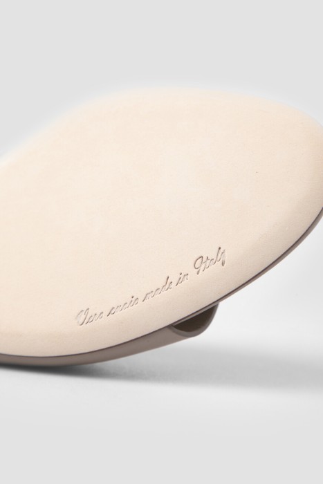 шлепанцы  модель из линейки bianca универсального стиля с лицевой стороны