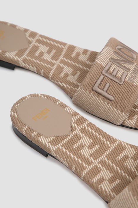 Продукция для женщин фото