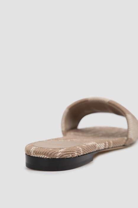 шлепанцы  модель sunshine универсального стиля с лицевой стороны