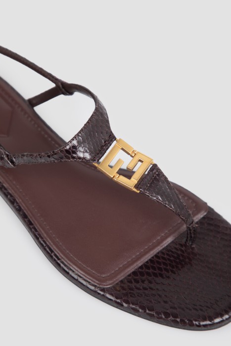 Товар фиолетового цвета с внутренней стороны