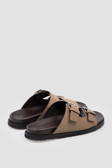 Товар бежевого цвета с внутренней стороны