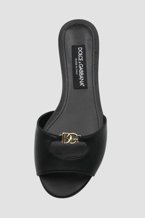 Товар черного цвета с внутренней стороны